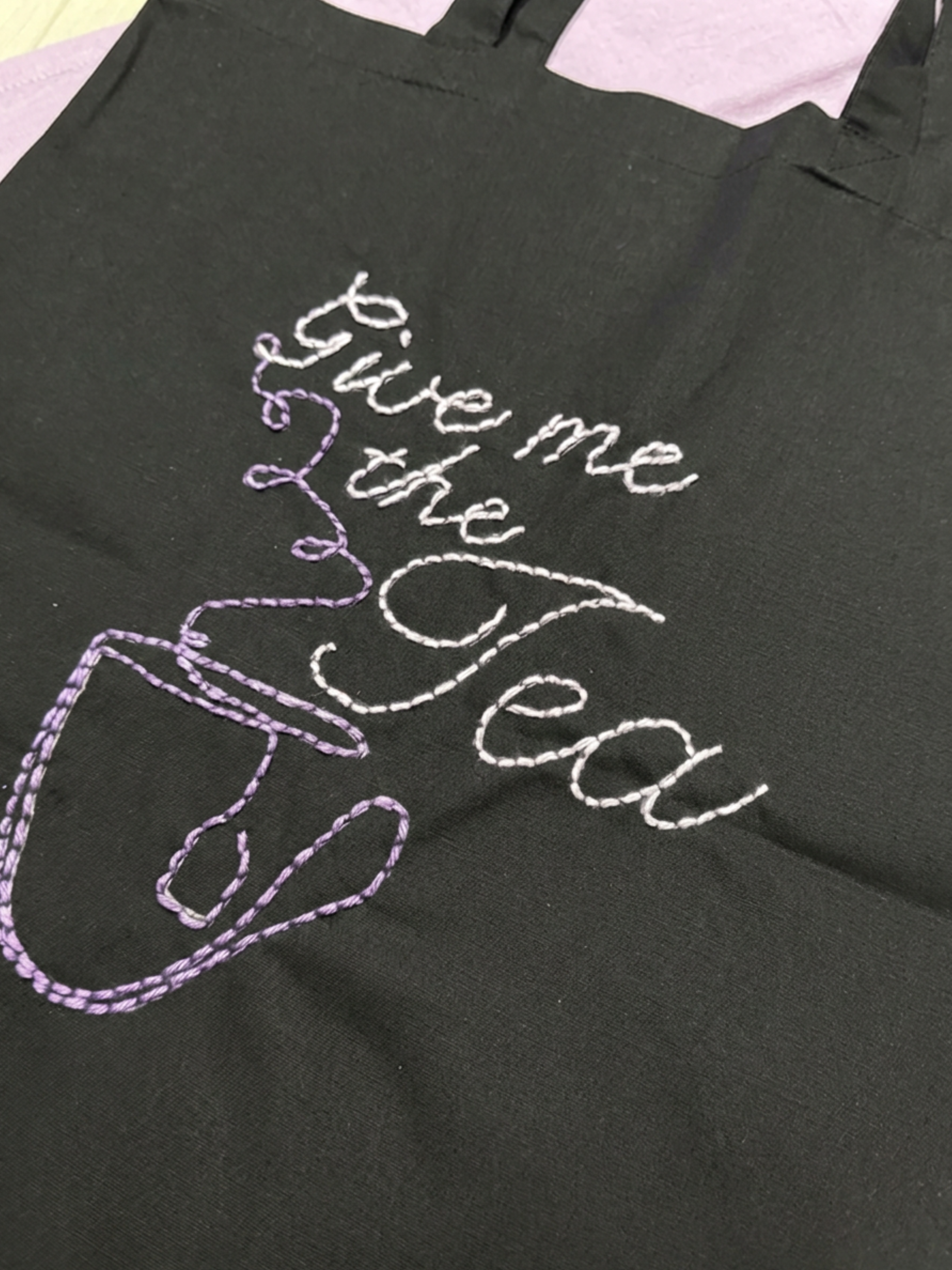 Handgestickte "Give me the Tea" Tote Bag