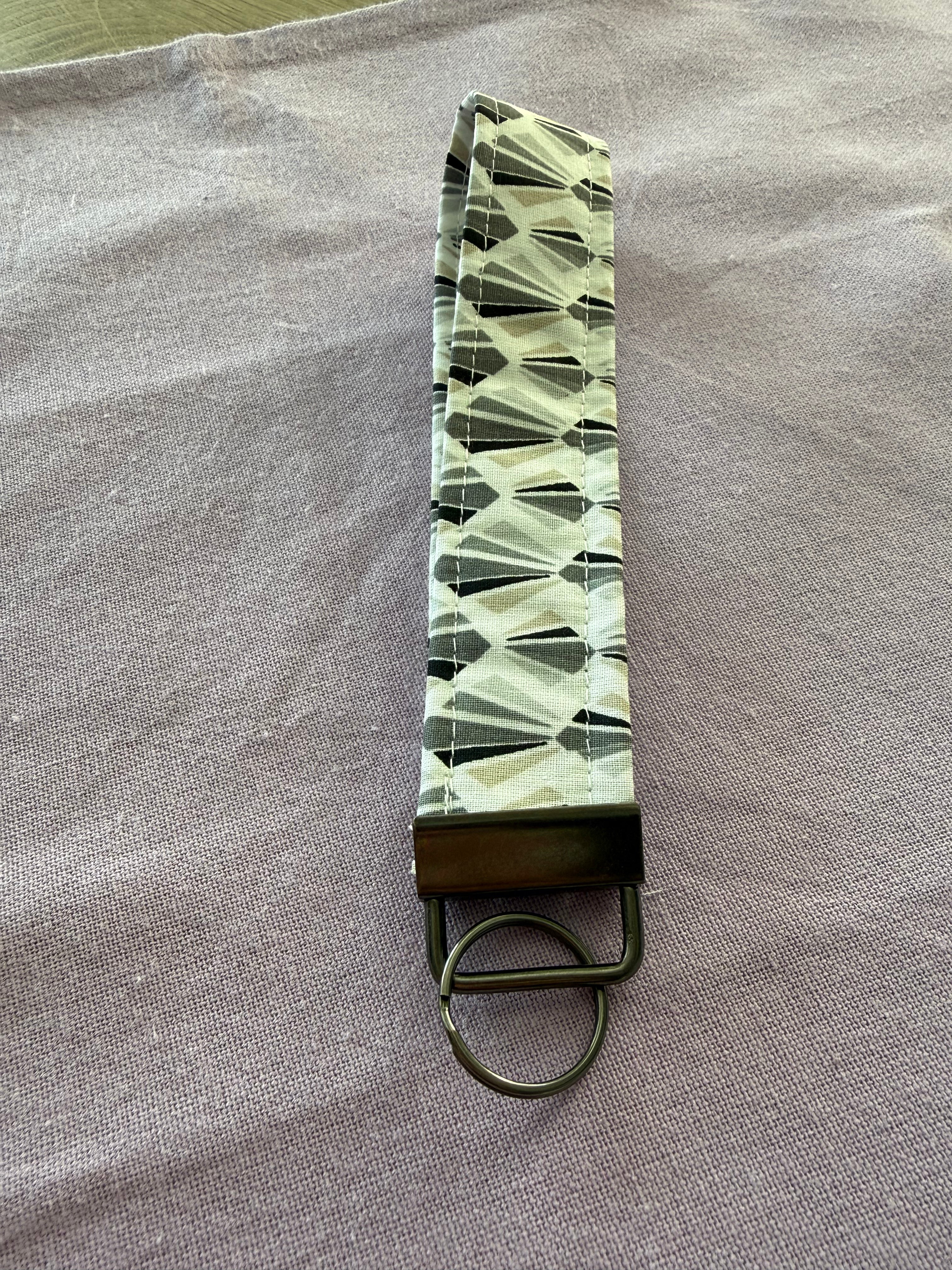 Wristlet Schlüsselanhänger "Gray diamonds"