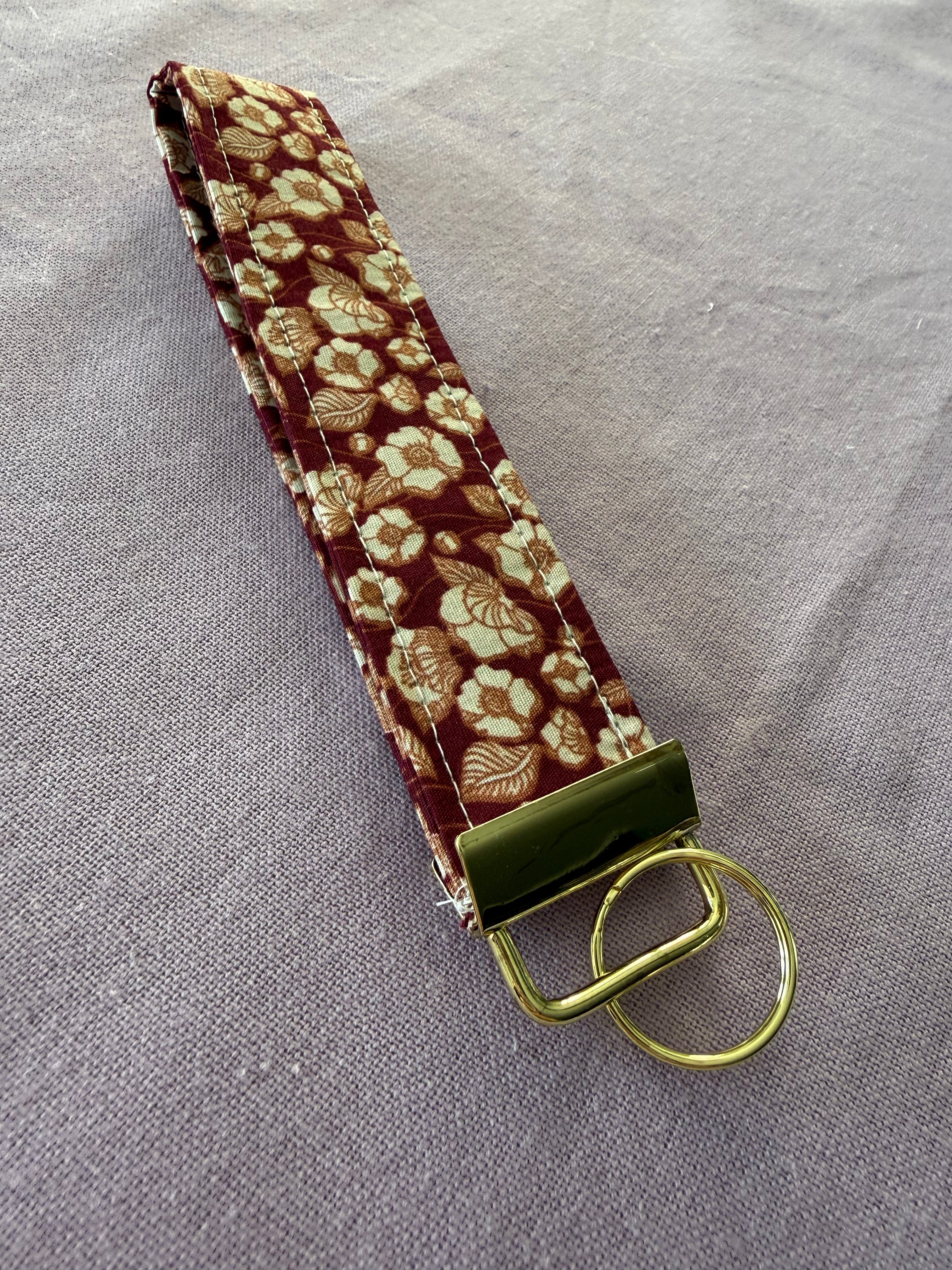 Wristlet Schlüsselanhänger "Crimson bloom"