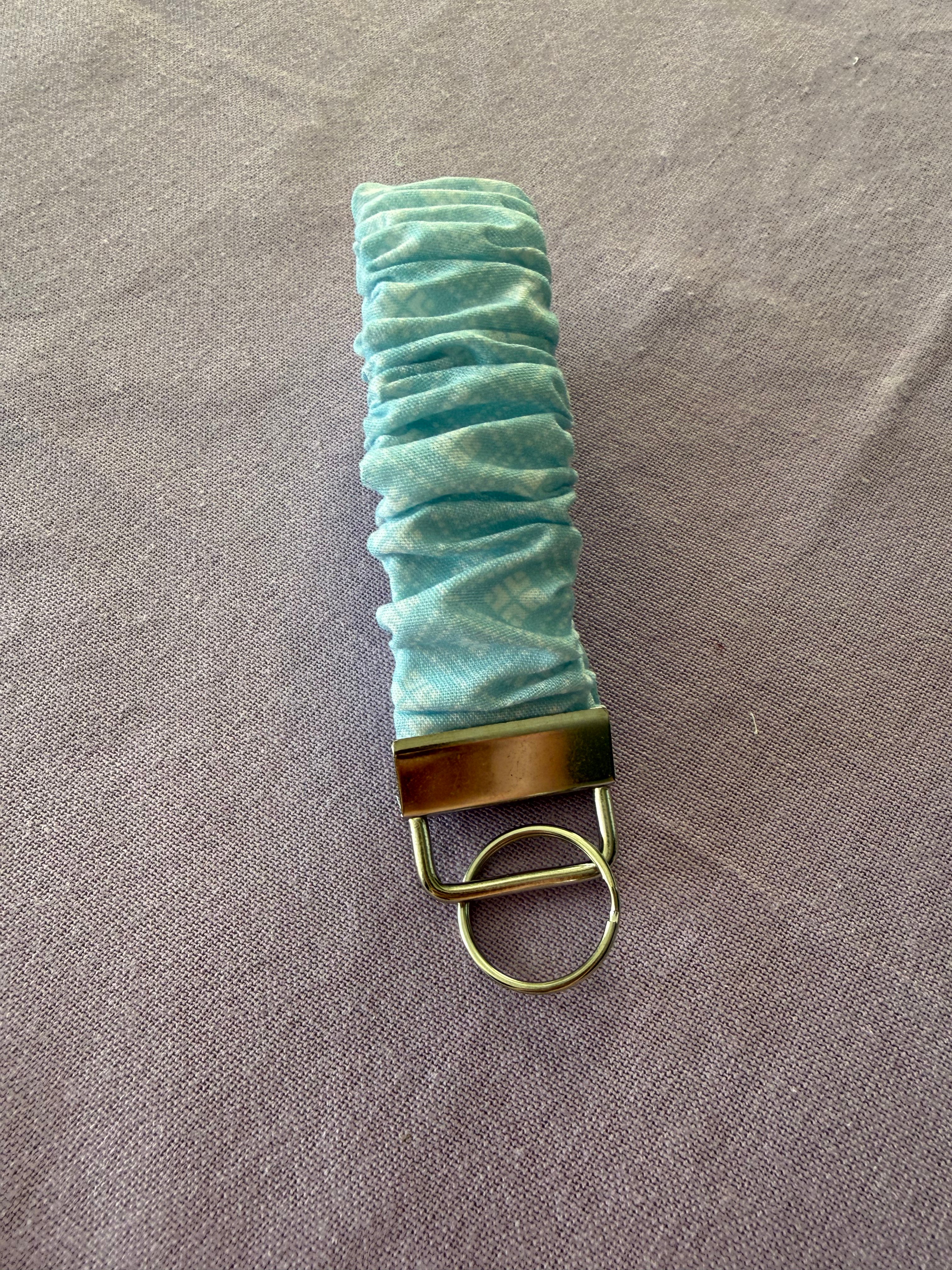 Scrunchy Schlüsselanhänger "Arctic loom"