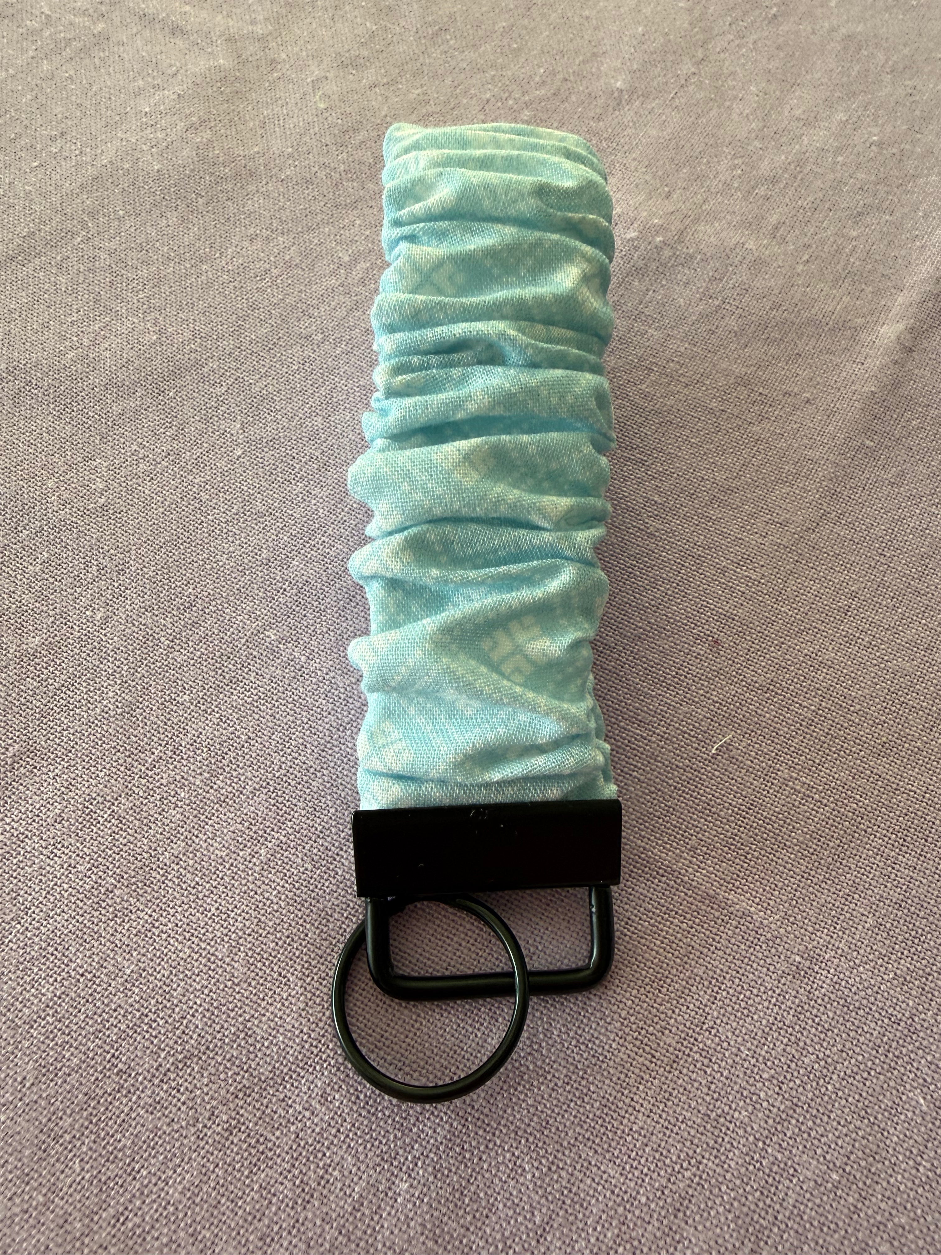 Scrunchy Schlüsselanhänger "Arctic loom"