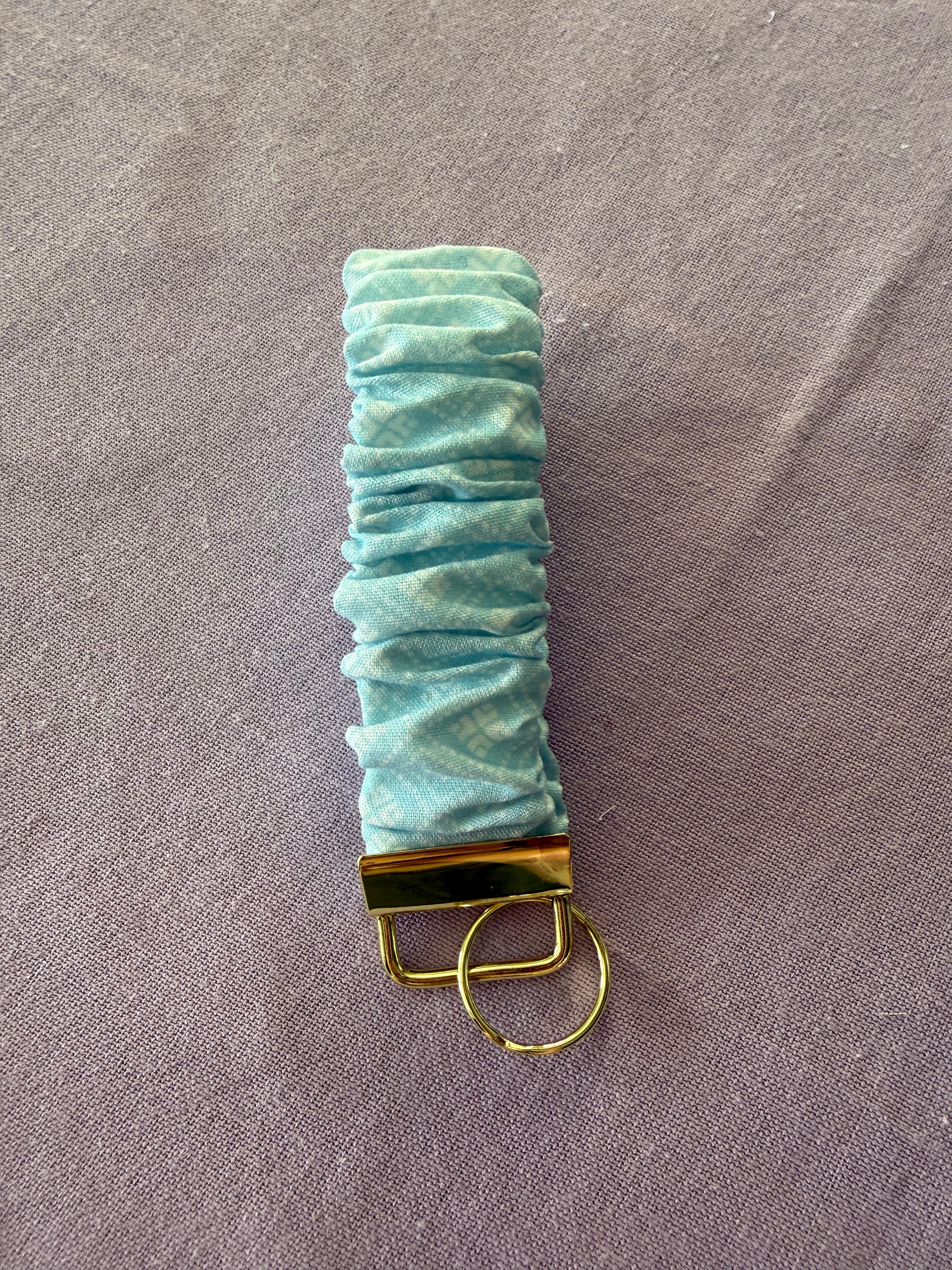 Scrunchy Schlüsselanhänger "Arctic loom"