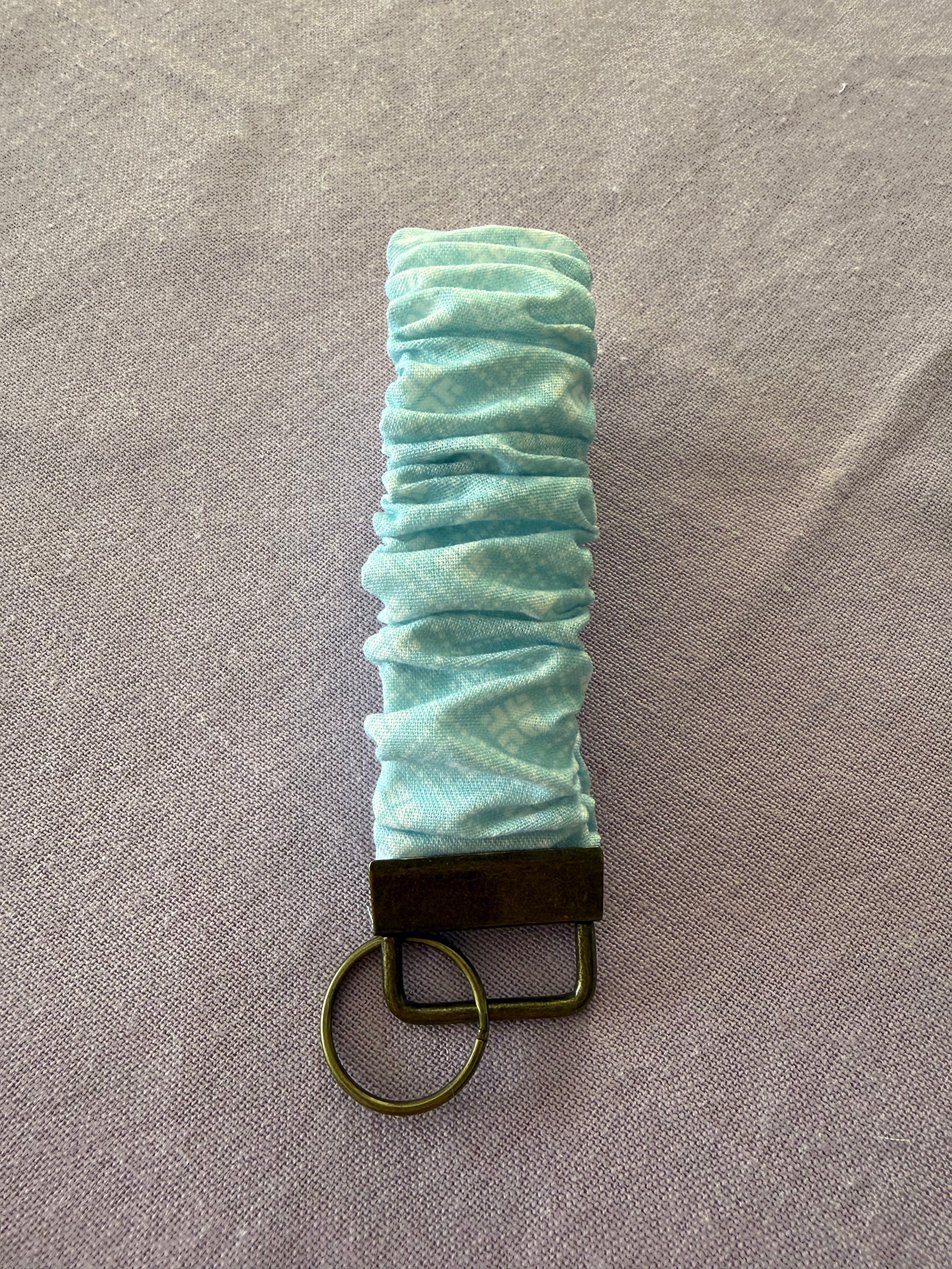 Scrunchy Schlüsselanhänger "Arctic loom"