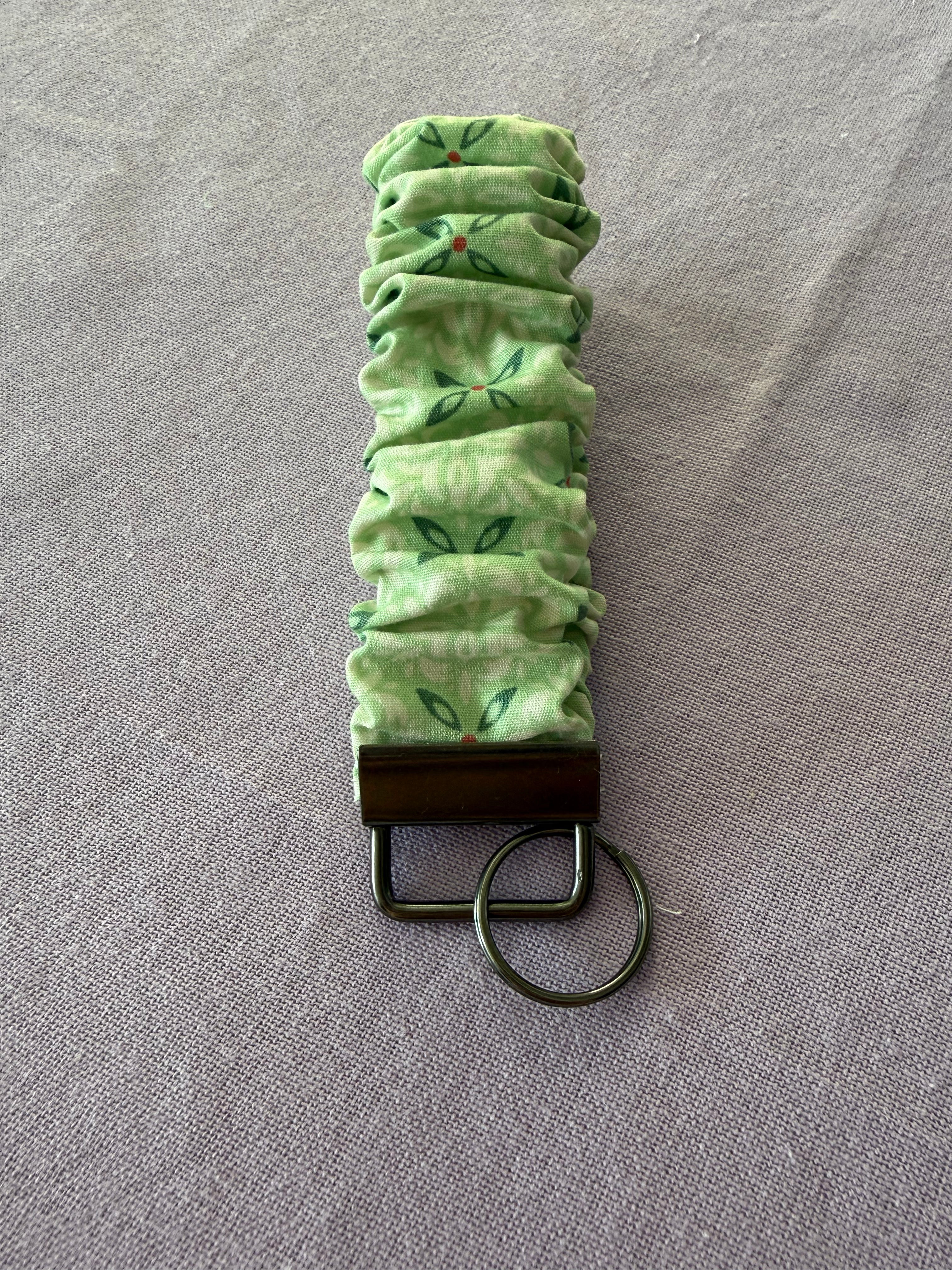 Scrunchy Schlüsselanhänger "Mint mosaic"