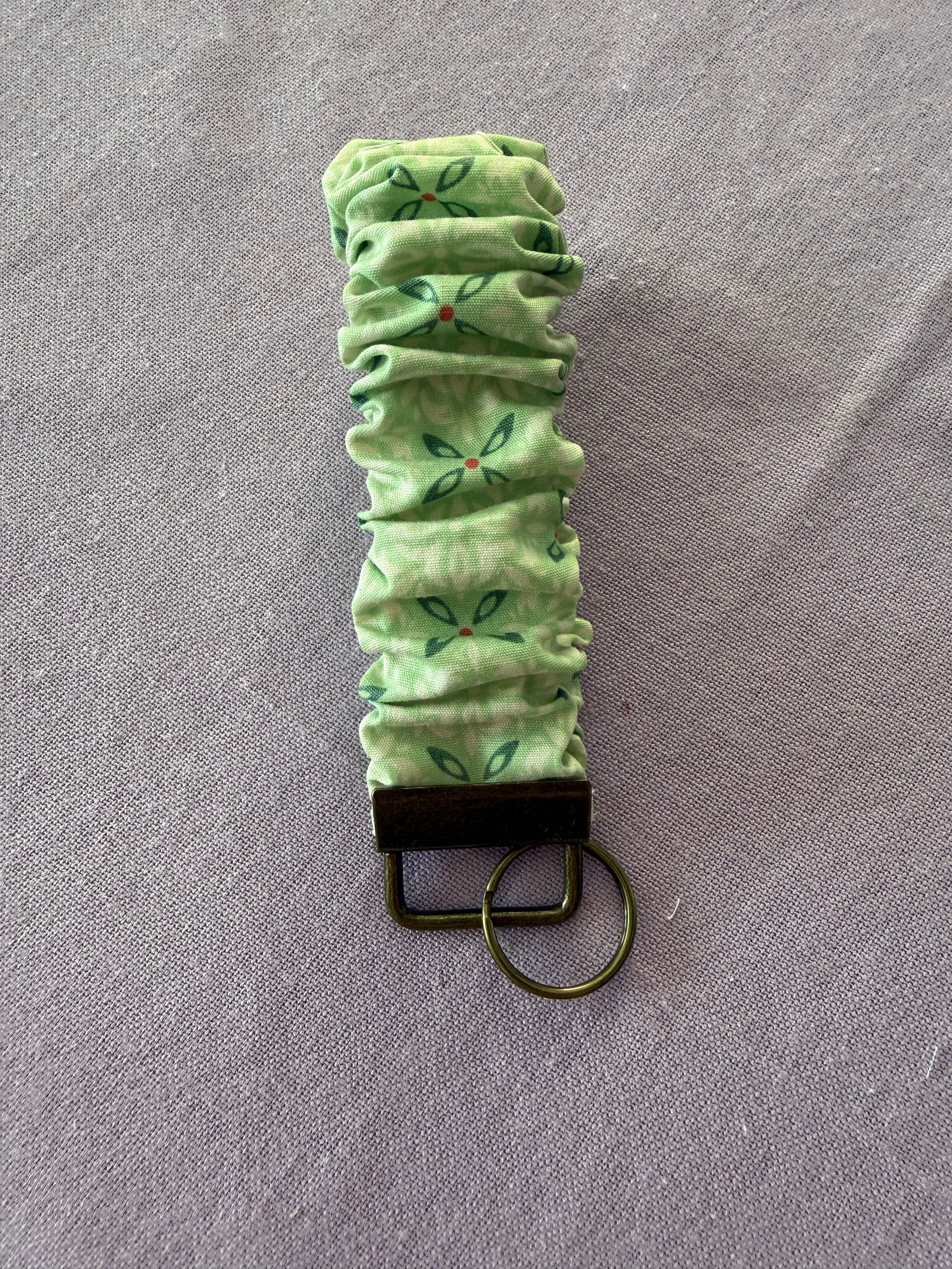 Scrunchy Schlüsselanhänger "Mint mosaic"