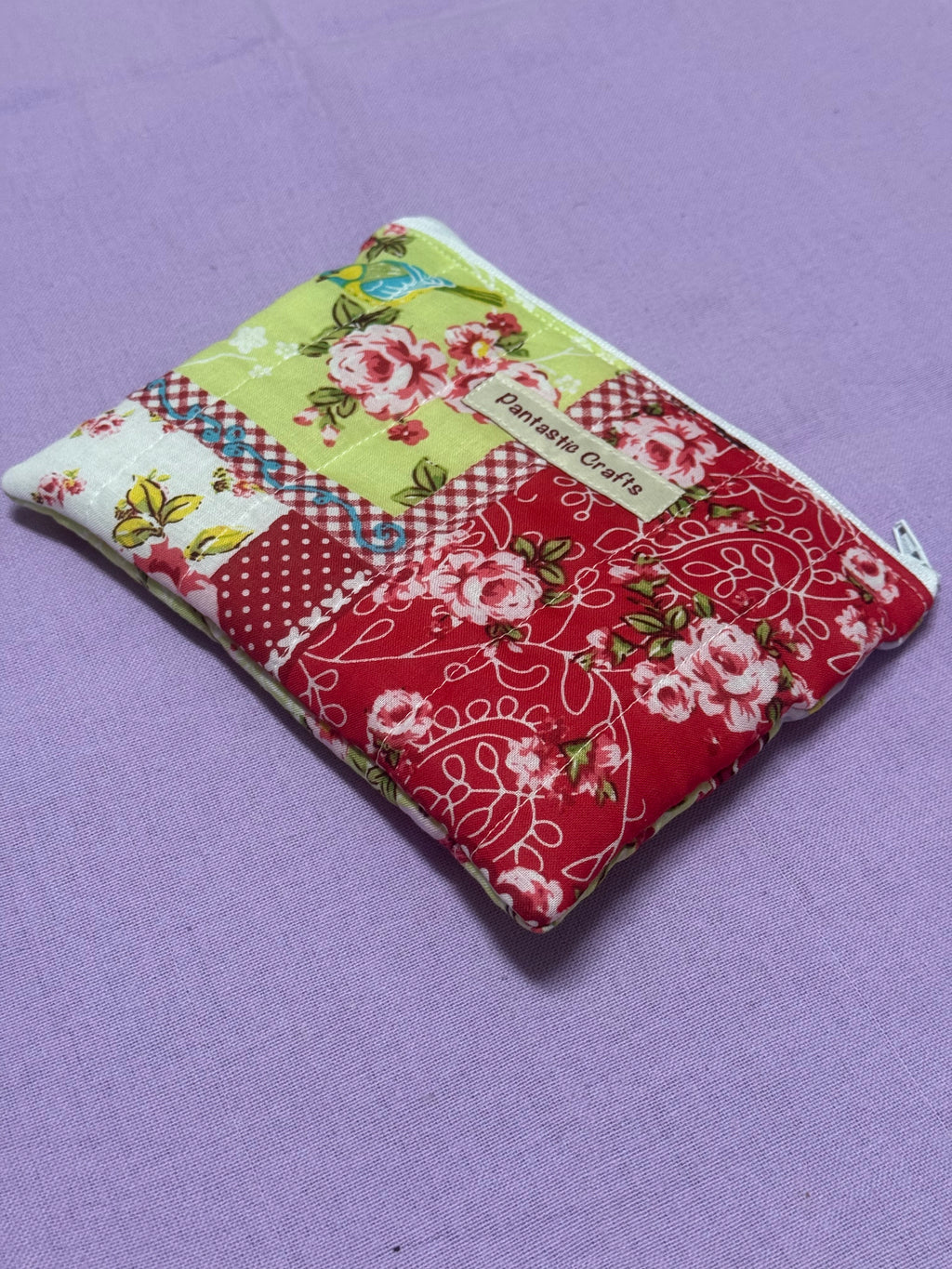 Kleines Täschchen "Floral Patchwork Bliss"